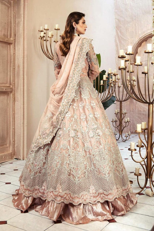 MariaB Couture  MC-031 Vol. 5 Ready-to-Wear luxury collection is abloom with patterns and embroideries that are exquisitely fleuritine ✨ Maria b (Handmade) Wedding Collection MC-031