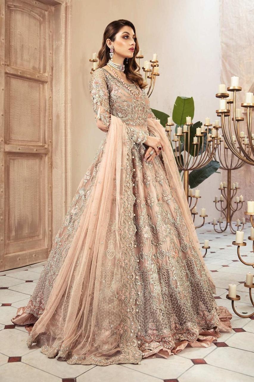 MariaB Couture  MC-031 Vol. 5 Ready-to-Wear luxury collection is abloom with patterns and embroideries that are exquisitely fleuritine ✨ Maria b (Handmade) Wedding Collection MC-031