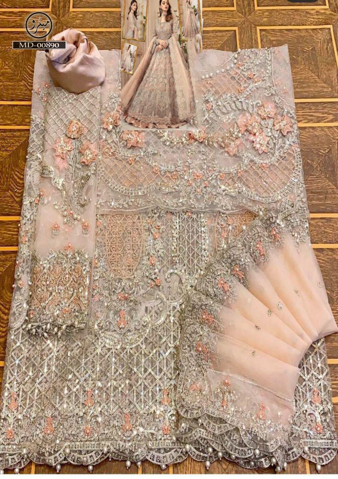 MariaB Couture  MC-031 Vol. 5 Ready-to-Wear luxury collection is abloom with patterns and embroideries that are exquisitely fleuritine ✨ Maria b (Handmade) Wedding Collection MC-031